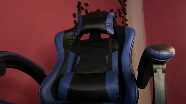 Chat +18 de CLAIRE_EMPIRE ao vivo