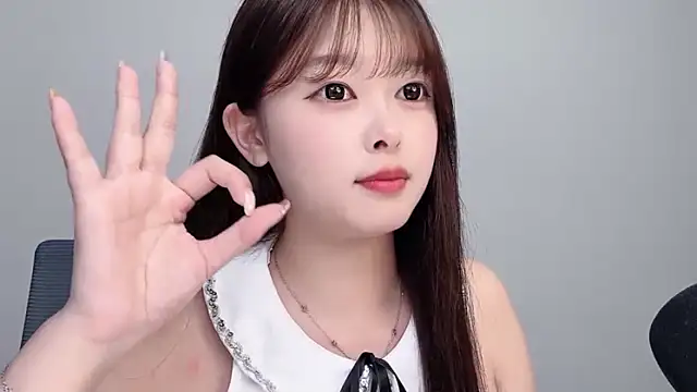 Winnie005 即時 XXX 聊天