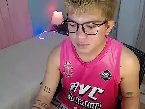 Živý XXX chat Fuckboii_intown