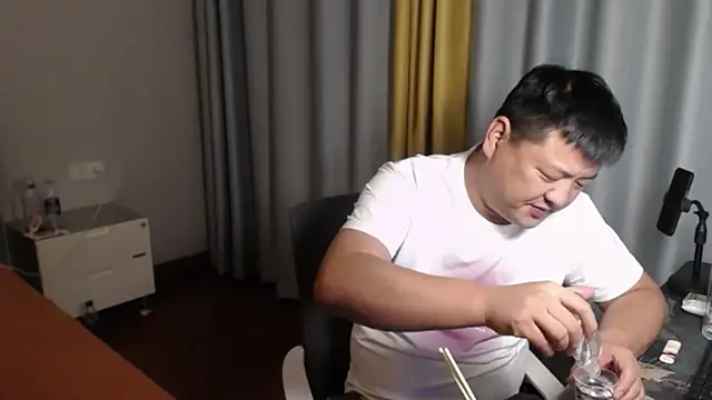zhang1118 élő XXX-chatje