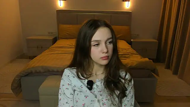 XXX chat uživo modela SharriSang