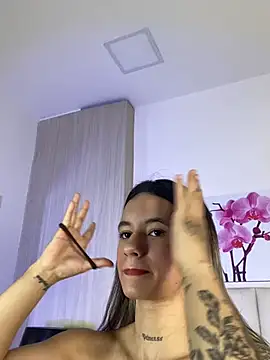 JuliaColemann Adlı Modelin Canlı XXX Sohbeti