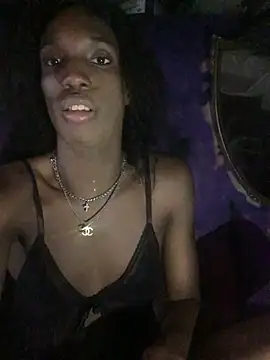 Chat +18 de dianagonewild ao vivo