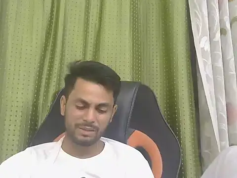 Chat +18 de Stubborndesiboy ao vivo