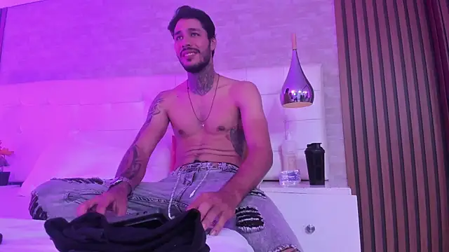JacksonGreenn's Live XXX Chat