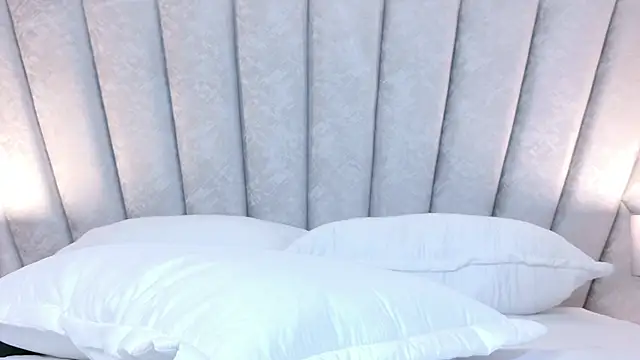 Chat +18 de Layla_Breezee ao vivo