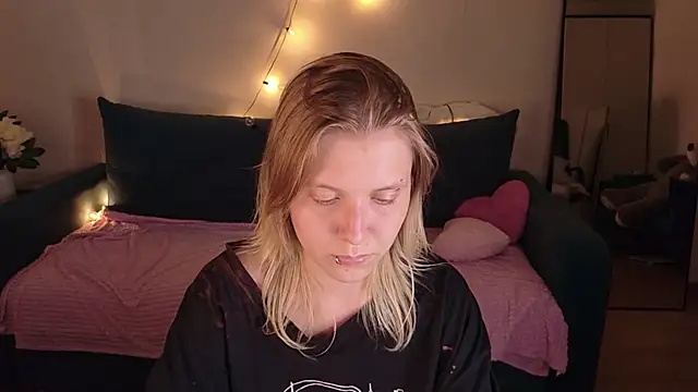 Онлайн чат XXX Viki_Charm