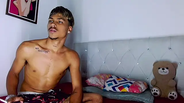 Angel_foxc13のライブXXXチャット