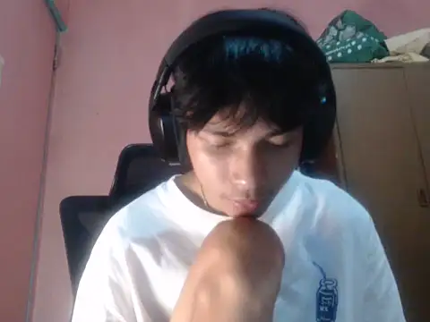 Chat +18 de Kyoshi_19 ao vivo