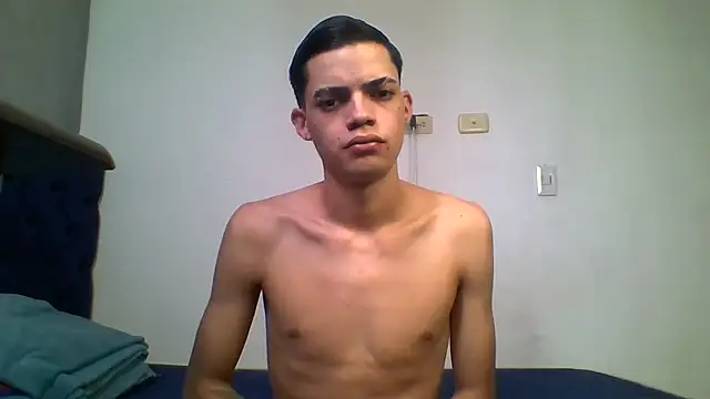 Latinos_2001 Pertunjukan Webcam