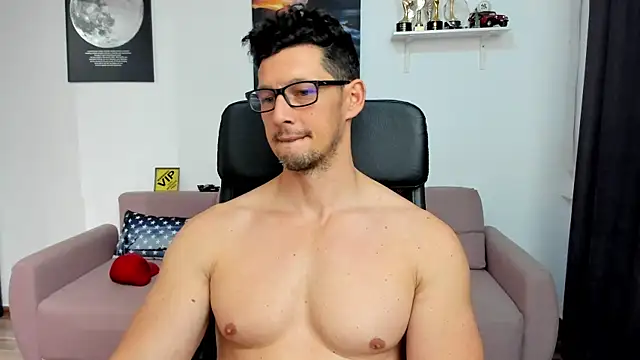 BrutusK08's Live XXX Chat
