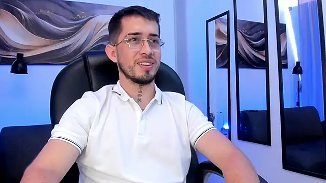 Tommas_Jhonson Adlı Modelin Canlı XXX Sohbeti
