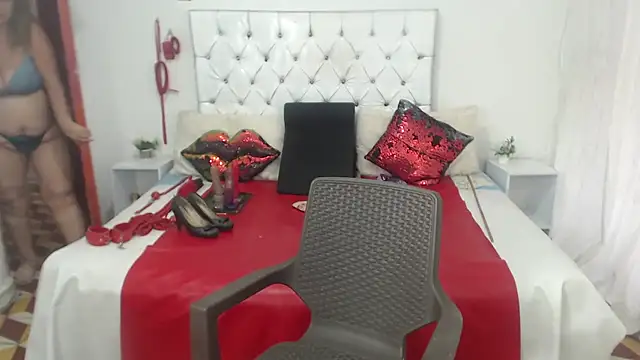 Sweetbigcatt Live XXX-Chat