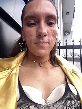 Chat +18 de Elysianpair ao vivo
