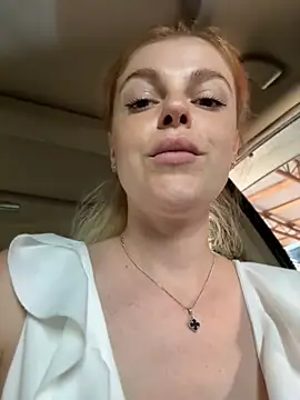 HarrietDart élő XXX-chatje