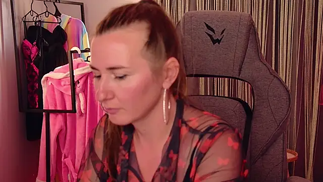 Chatroom XXX en direct de Golden_Dragon