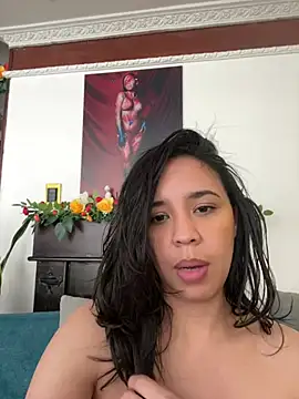 Esmerald_1111's Live XXX Chat