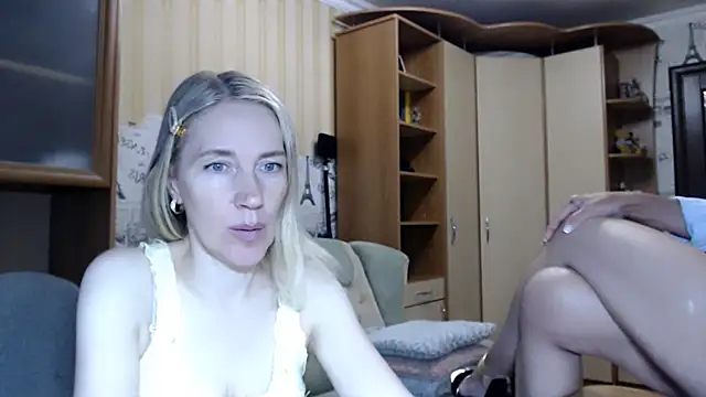 Javelinka Chat XXX live