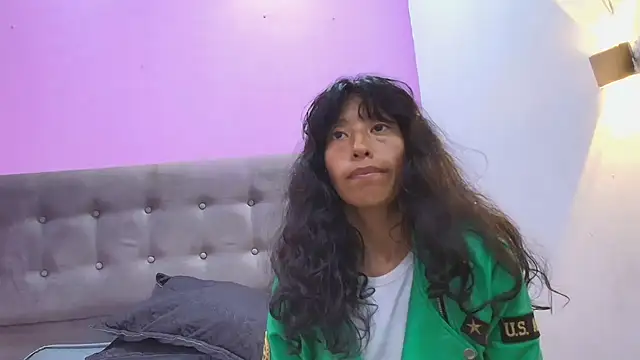 Chat XXX en directo de karolinee_66_