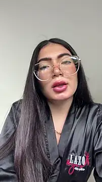Mia_222 Adlı Modelin Canlı XXX Sohbeti