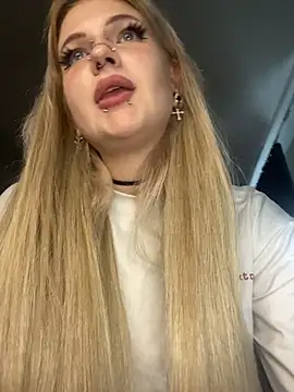 DriveThruCiri live XXX chat