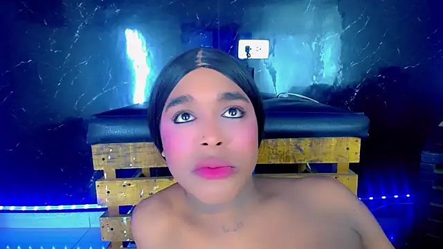צ'אט XXX בשידור חי של SaramyBigcock