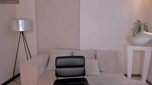 SunnyRivers' Live XXX Chat