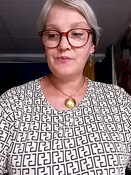 Chat +18 de irinamaux ao vivo