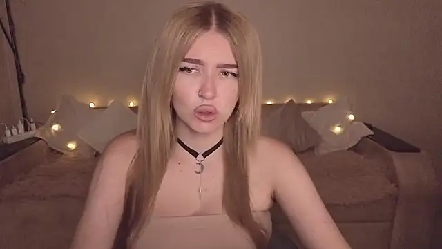 ViolettaLopez Adlı Modelin Canlı XXX Sohbeti