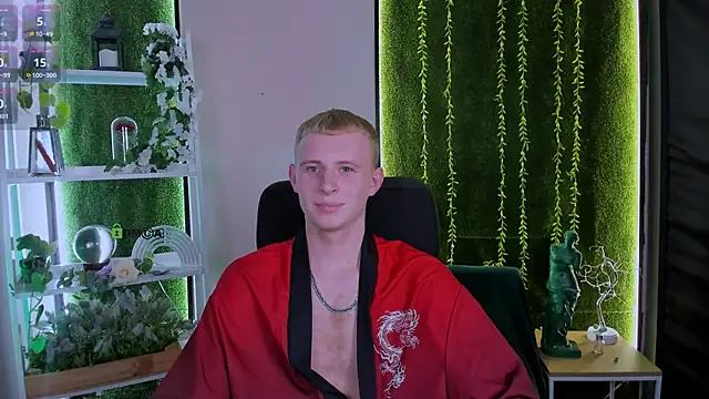 noah_nero: онлайн-секс-чат