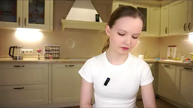 NaomiFess: онлайн-секс-чат