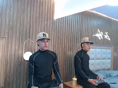 Онлайн чат XXX Colby_driscoll