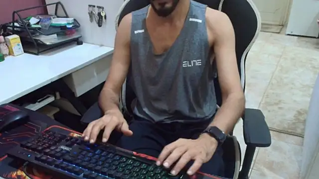 XXX chat uživo modela flowthefun
