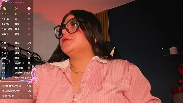 AlmaRosales' Live XXX Chat
