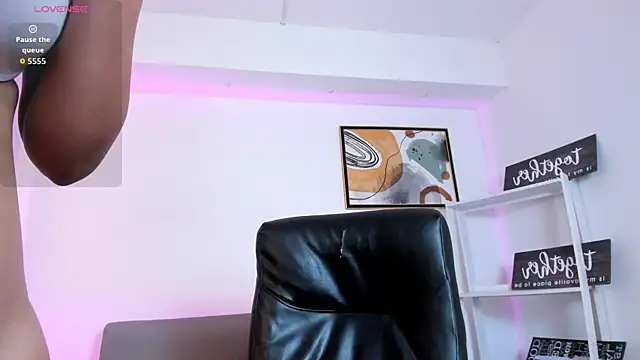arianarouseeのライブXXXチャット