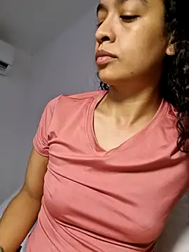 צ'אט XXX בשידור חי של VelvetCurls