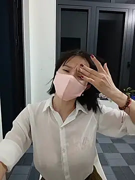 Emma_Linh Chat XXX in diretta