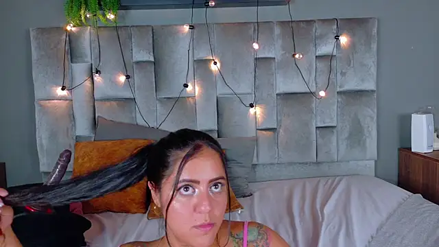 Chat +18 de ShelyEvans__ ao vivo