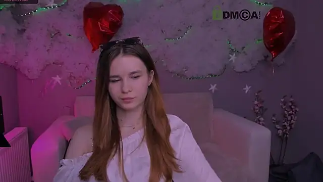 angie_foxy1 Adlı Modelin Canlı XXX Sohbeti