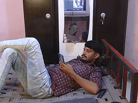 Chat +18 de HotXKrish ao vivo