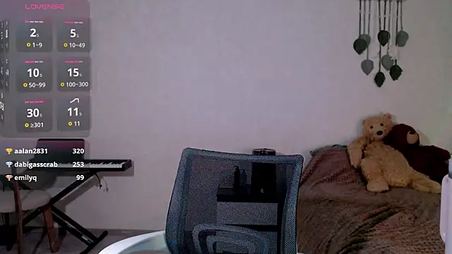 ember_lune's Live XXX Chat