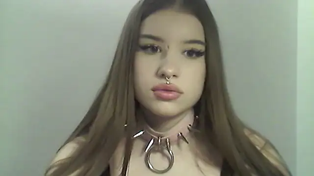 צ'אט XXX בשידור חי של MollyHotTeen