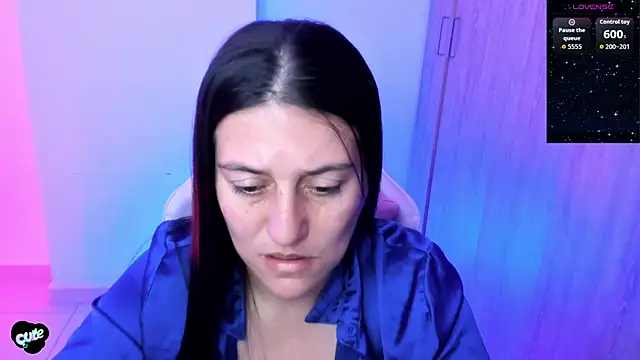 Saskyaa Chat XXX live