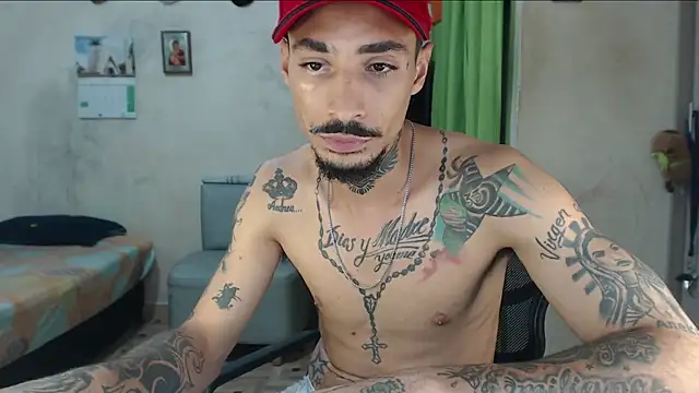 emiliano_hottt's Live XXX Chat