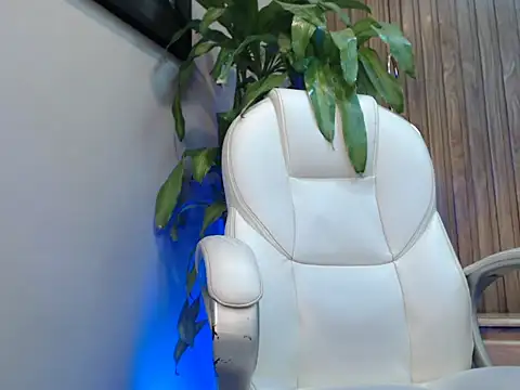 Chatroom XXX en direct de Colby_driscoll