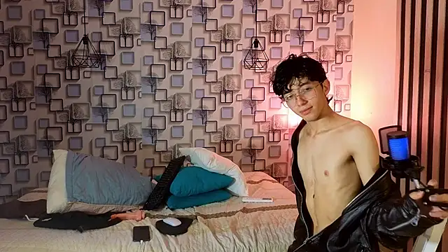 Twink_Sebas7 live XXX chat