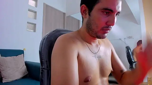 NOAH_SIN_ Adlı Modelin Canlı XXX Sohbeti