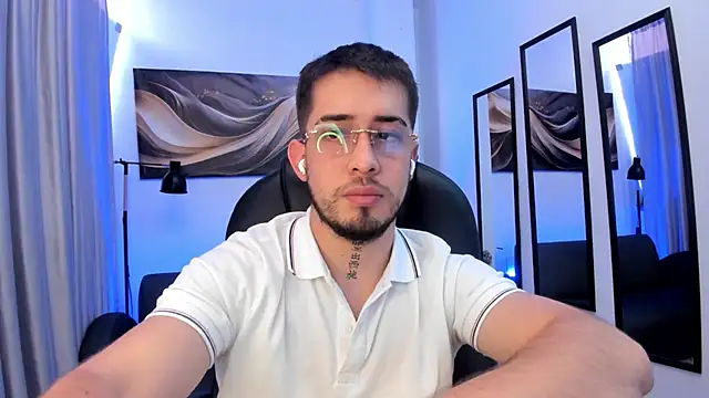 XXX chat uživo modela Tommas_Jhonson
