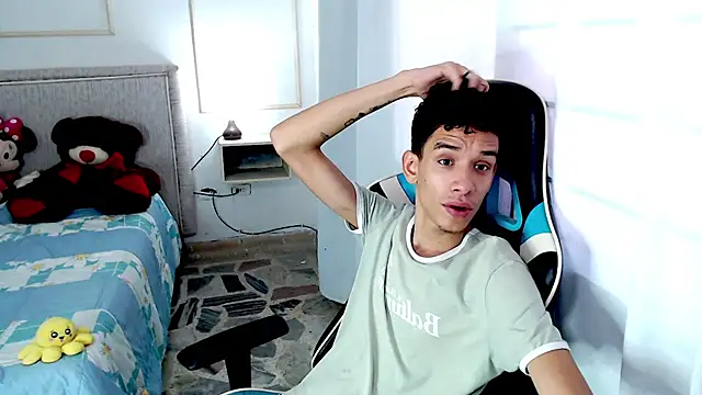 XXX chat uživo modela YorYo_hot