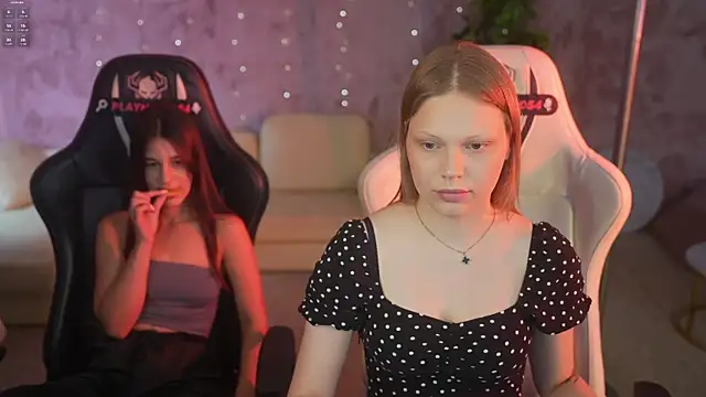 Charlotte_Dreams' Live XXX Chat